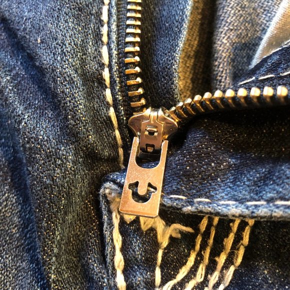 True Religion Ricky Big QT (Straight) Dark Wash White Bold Stitching Size 33 - Picture 16 of 16